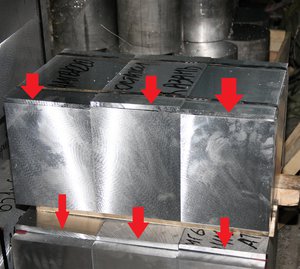 Эти пластины пойдут в дело. Заказчику проще было бы сфрезеровать. Нам несложно отрезать. (4983 просмотра) <a class='original' href='./download/file.php?id=101375&mode=view' target=_blank>Загрузить оригинал (3.52 МБ)</a>