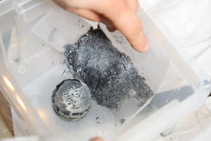 Магниевый образец--умер, везде, где прошлось &quot;неполитическое движение&quot;! Что за вещество насыпалось--химию подзабыл, не соображу. (7181 просмотр) <a class='original' href='./download/file.php?id=101881&mode=view' target=_blank>Загрузить оригинал (6.49 МБ)</a>