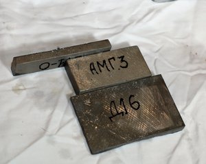 На мой взгляд, Д16 (горбуша от Г/К плиты) начала темнеть. АМГ3  чуть поткмнел, а титановый образец &quot;отмылся&quot; (7162 просмотра) <a class='original' href='./download/file.php?id=101955&mode=view' target=_blank>Загрузить оригинал (1.72 МБ)</a>