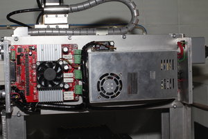 Стандартный контроллер и блок питания (6516 просмотров) <a class='original' href='./download/file.php?id=10217&mode=view' target=_blank>Загрузить оригинал (1.02 МБ)</a>