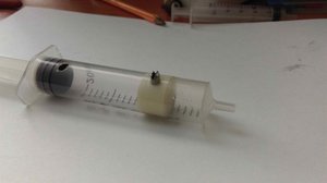 Установил во внутрь шприца не доходя до края 15мм для контроля за смазкой (3464 просмотра) <a class='original' href='https://cnc-club.ru/forum/download/file.php?id=103239&mode=view' target=_blank>Загрузить оригинал (329.69 КБ)</a>