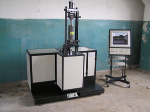 Стенд для испытаний амортизаторов (2782 просмотра) <a class='original' href='./download/file.php?id=103252&mode=view' target=_blank>Загрузить оригинал (2.03 МБ)</a>