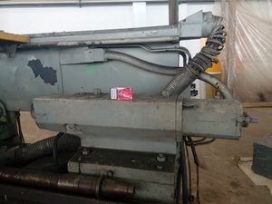 Задняя бабка (пачка сигарет для понимания размера) (7377 просмотров) <a class='original' href='./download/file.php?id=103446&mode=view' target=_blank>Загрузить оригинал (2.1 МБ)</a>