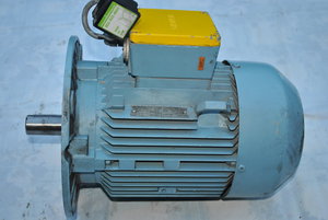 3кв (2373 просмотра) <a class='original' href='./download/file.php?id=103469&mode=view' target=_blank>Загрузить оригинал (3.65 МБ)</a>