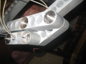 Тут были мотор и щуп, видна резьба для их крепления. Винты маленьких штанг. (2455 просмотров) <a class='original' href='./download/file.php?id=10373&mode=view' target=_blank>Загрузить оригинал (772.98 КБ)</a>