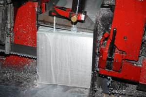 Нарезанные дюралюминиевые полосы (Плита Д16, =16мм) &quot;пакетом&quot; отрезаются в cnc-лентопиле. (4809 просмотров) <a class='original' href='./download/file.php?id=104192&mode=view' target=_blank>Загрузить оригинал (10.41 МБ)</a>