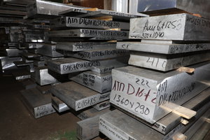 Остатки от алюминиевых плит, после резки. (3201 просмотр) <a class='original' href='./download/file.php?id=106434&mode=view' target=_blank>Загрузить оригинал (8.09 МБ)</a>