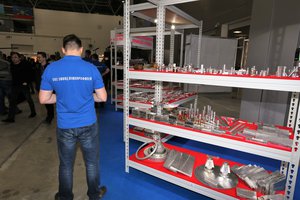 На стенде малая часть образцов поставляемой нами продукции из титана, алюминия и медных сплавов. (5885 просмотров) <a class='original' href='./download/file.php?id=107854&mode=view' target=_blank>Загрузить оригинал (2.76 МБ)</a>