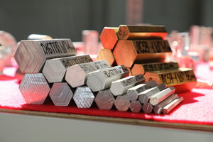 На переднем плане шестигранники Д16Т и Д16ТПП, на втором плане ШГ. ЛС59-1 (5870 просмотров) <a class='original' href='./download/file.php?id=107895&mode=view' target=_blank>Загрузить оригинал (7.41 МБ)</a>