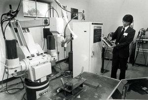 first_robot.jpg (8270 просмотров) <a class='original' href='./download/file.php?id=10803&sid=903821e2d852c947aad218da755772c8&mode=view' target=_blank>Загрузить оригинал (61.06 КБ)</a>