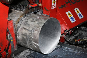 Резка алюминиевых прутков на ленточнопильном станке (5764 просмотра) <a class='original' href='./download/file.php?id=108402&mode=view' target=_blank>Загрузить оригинал (10.63 МБ)</a>