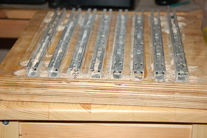 Пазовый стол с проежнего станочка. Не айс, но работать можно (4516 просмотров) <a class='original' href='./download/file.php?id=109270&mode=view' target=_blank>Загрузить оригинал (218.54 КБ)</a>