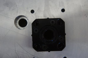 Фиксирующая опора винта. Все совпадает, но диаметр больше, чем надо. (3271 просмотр) <a class='original' href='./download/file.php?id=109423&mode=view' target=_blank>Загрузить оригинал (4.03 МБ)</a>