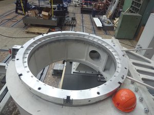 Эту алюминиевую штукенцию на наши полочки не положишь. И снизу не снимешь. (5989 просмотров) <a class='original' href='./download/file.php?id=114975&mode=view' target=_blank>Загрузить оригинал (6.69 МБ)</a>