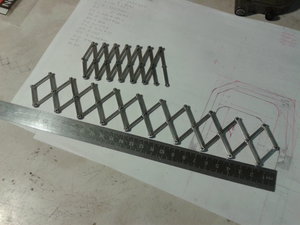 пилил из полутора миллиметрового дюраля (2334 просмотра) <a class='original' href='./download/file.php?id=118881&mode=view' target=_blank>Загрузить оригинал (1.06 МБ)</a>