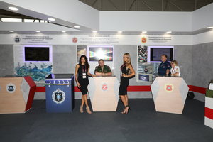 Стенд МИНОБОРОНЫ, корпус D (4) Армия 2017 (18476 просмотров) <a class='original' href='./download/file.php?id=119198&mode=view' target=_blank>Загрузить оригинал (7.38 МБ)</a>