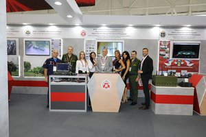 ЦНИИ РТК на Армия-2017. Их коптеры весят до 20-30тн (18453 просмотра) <a class='original' href='./download/file.php?id=119201&mode=view' target=_blank>Загрузить оригинал (4.44 МБ)</a>