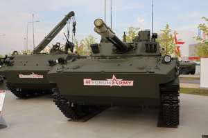 Боевая техника на открытой экспозиции в парке Патриот на АРМИЯ-2017 (18377 просмотров) <a class='original' href='./download/file.php?id=119294&mode=view' target=_blank>Загрузить оригинал (7.16 МБ)</a>