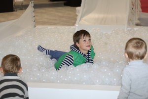 Бассейн  для детей на Армия-2017 (18350 просмотров) <a class='original' href='./download/file.php?id=119324&mode=view' target=_blank>Загрузить оригинал (5.46 МБ)</a>