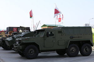 Военная техника на МВТФ «АРМИЯ-2017», открытая экспозиция (18176 просмотров) <a class='original' href='./download/file.php?id=119490&mode=view' target=_blank>Загрузить оригинал (6.39 МБ)</a>