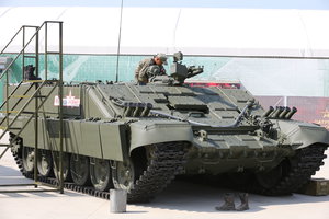 Военная техника на МВТФ «АРМИЯ-2017», открытая экспозиция, около пав. А (18208 просмотров) <a class='original' href='./download/file.php?id=119517&mode=view' target=_blank>Загрузить оригинал (7.71 МБ)</a>