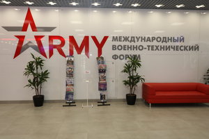 Удобно. Никого нет. Все заняты подготовкой. Никто журналы не собирает, никто не лезет в кадр. (18156 просмотров) <a class='original' href='./download/file.php?id=119580&mode=view' target=_blank>Загрузить оригинал (6.62 МБ)</a>