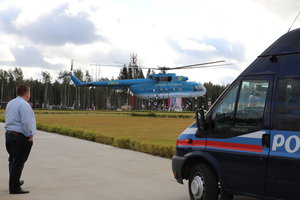 Некоторые  важные гости добирались на винтокрылах (18088 просмотров) <a class='original' href='./download/file.php?id=119625&mode=view' target=_blank>Загрузить оригинал (6.63 МБ)</a>