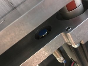 Сделать резьбу в детали под датчик, это значит при регулировке, нужно крутить датчик, соответственно придется обрезать провод:-) А так открутили подальше наружную гайку, высунули датчик, подкрутили и затянули наружную гайку. (3344 просмотра) <a class='original' href='./download/file.php?id=121491&mode=view' target=_blank>Загрузить оригинал (141.34 КБ)</a>