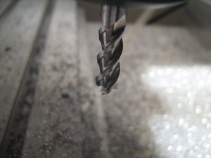 налипло на один зуб фрезы, но там была вибрация от отошедшего куска профиля (3403 просмотра) <a class='original' href='./download/file.php?id=123815&mode=view' target=_blank>Загрузить оригинал (1.4 МБ)</a>