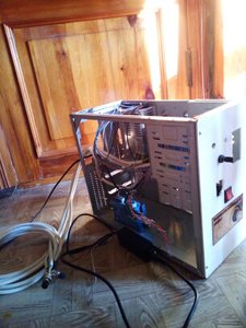 Ящик с драйверами и БП. Раньше в нем стоял SmotchStepper и плата опторазвязки (4461 просмотр) <a class='original' href='./download/file.php?id=124406&mode=view' target=_blank>Загрузить оригинал (130.17 КБ)</a>