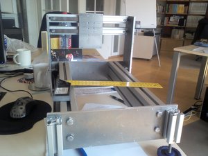 станок собран, но не обработаны края профилей (3985 просмотров) <a class='original' href='./download/file.php?id=12795&mode=view' target=_blank>Загрузить оригинал (355.01 КБ)</a>