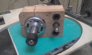 Вариант кронштейна, стягивался простым хомутом (вариант забракован как неудобный) (2835 просмотров) <a class='original' href='./download/file.php?id=131222&mode=view' target=_blank>Загрузить оригинал (1.15 МБ)</a>