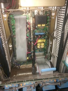 Вот они (усилители) под платой контроля фаз(я так думаю так называется) (1491 просмотр) <a class='original' href='./download/file.php?id=131804&mode=view' target=_blank>Загрузить оригинал (4.93 МБ)</a>