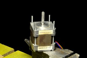 вал шагового двигателя пришлось обработать напильником.jpg (5290 просмотров) <a class='original' href='./download/file.php?id=1319&mode=view' target=_blank>Загрузить оригинал (127.66 КБ)</a>