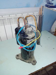 Компрессор из кондиционера (3539 просмотров) <a class='original' href='./download/file.php?id=132229&mode=view' target=_blank>Загрузить оригинал (3.84 МБ)</a>