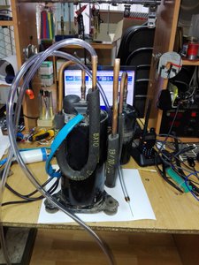 Компрессор из кондиционера (3539 просмотров) <a class='original' href='./download/file.php?id=132231&mode=view' target=_blank>Загрузить оригинал (4.22 МБ)</a>