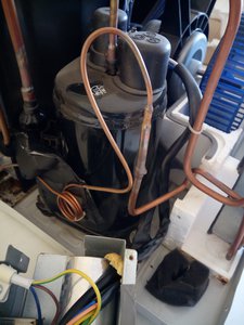 Для чего тонкая трубка свернута кольцами у компрессора? (8096 просмотров) <a class='original' href='./download/file.php?id=133919&sid=37532b41d80d820a2dc18f7a8a9642b5&mode=view' target=_blank>Загрузить оригинал (1.4 МБ)</a>