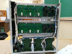 Вот вид сбоку. Внутри 3 платы таких(как понимаю это и есть драйвера) (2372 просмотра) <a class='original' href='./download/file.php?id=138956&mode=view' target=_blank>Загрузить оригинал (304.6 КБ)</a>