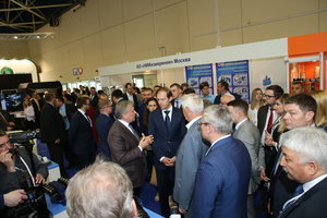 H55R6197.JPG (13505 просмотров) <a class='original' href='./download/file.php?id=138997&mode=view' target=_blank>Загрузить оригинал (8.91 МБ)</a>