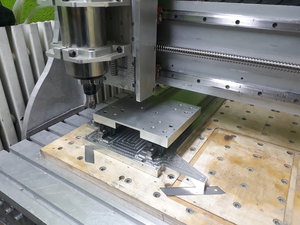 Не снимая установил переходную плиту и произвел выравнивание. (3006 просмотров) <a class='original' href='./download/file.php?id=142532&mode=view' target=_blank>Загрузить оригинал (3.67 МБ)</a>