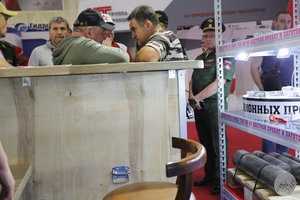 Случайный фотокадр. Очень серьёзный человек. (1974 просмотра) <a class='original' href='./download/file.php?id=145770&mode=view' target=_blank>Загрузить оригинал (7.76 МБ)</a>