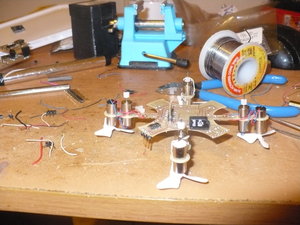 Да, это пластиковые тиски с присоской на заднем плане, для моих задач самое оно. (11479 просмотров) <a class='original' href='./download/file.php?id=14879&mode=view' target=_blank>Загрузить оригинал (2.39 МБ)</a>