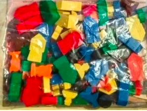 Это фигурки (85шт) для настольной игры. Размер ± высота 2.5см, длина 1.5см, ширина 1см