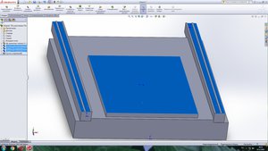 синим цветом указаны базовые поверхности, в центре рабочее поле, пазы под рельсы и зубчатую  рейку (1752 просмотра) <a class='original' href='./download/file.php?id=152463&mode=view' target=_blank>Загрузить оригинал (307.22 КБ)</a>