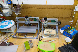 Продаваемый станок слева на фото. Тот, что побольше. (1994 просмотра) <a class='original' href='./download/file.php?id=153746&mode=view' target=_blank>Загрузить оригинал (2.67 МБ)</a>