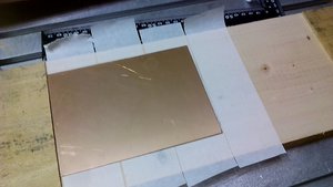 надо было расположить по другому, что-бы углы заготовки были по центру скотча.. тогда бы они не отвалились... возмжоно))) (4706 просмотров) <a class='original' href='./download/file.php?id=155896&mode=view' target=_blank>Загрузить оригинал (520.03 КБ)</a>