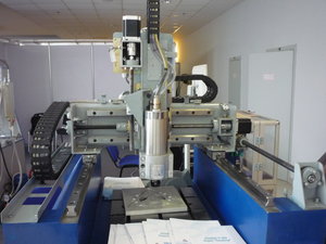 Увидел вот такой станок. Так и непонял, как он работает по Х (16507 просмотров) <a class='original' href='./download/file.php?id=1582&mode=view' target=_blank>Загрузить оригинал (155.91 КБ)</a>