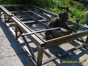 Сварщик профи Виталий варит раму (18888 просмотров) <a class='original' href='./download/file.php?id=16211&mode=view' target=_blank>Загрузить оригинал (457.35 КБ)</a>