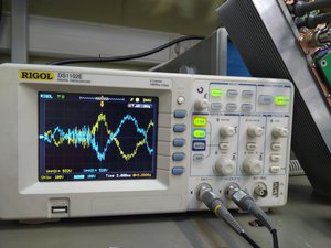 Сюрреалистично выглядит напряжение звука амплитудой в 600В. (12333 просмотра) <a class='original' href='./download/file.php?id=166023&mode=view' target=_blank>Загрузить оригинал (281.39 КБ)</a>