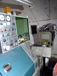 Пульт, на заднем фоне ещё и не весь комплект fanuc (5328 просмотров) <a class='original' href='./download/file.php?id=167677&mode=view' target=_blank>Загрузить оригинал (3.04 МБ)</a>